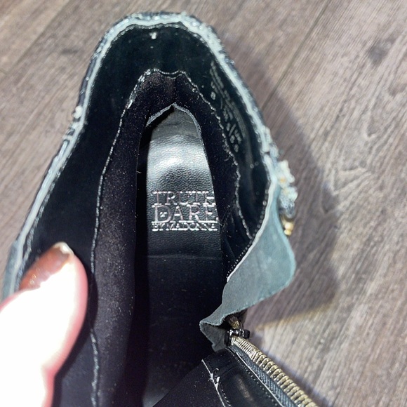 TRUTH OR DARE BY MADONNA MISHONSKI BLACK ANKLE BOOTIES WITH STILET… - Picture 5 of 6